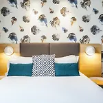 By Ihg