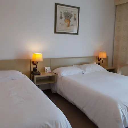By Ihg 4*