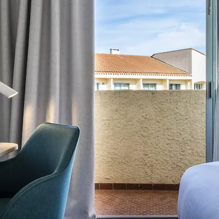 Hotel By Ihg